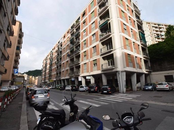 intera palazzina in vendita a Genova in zona Molassana