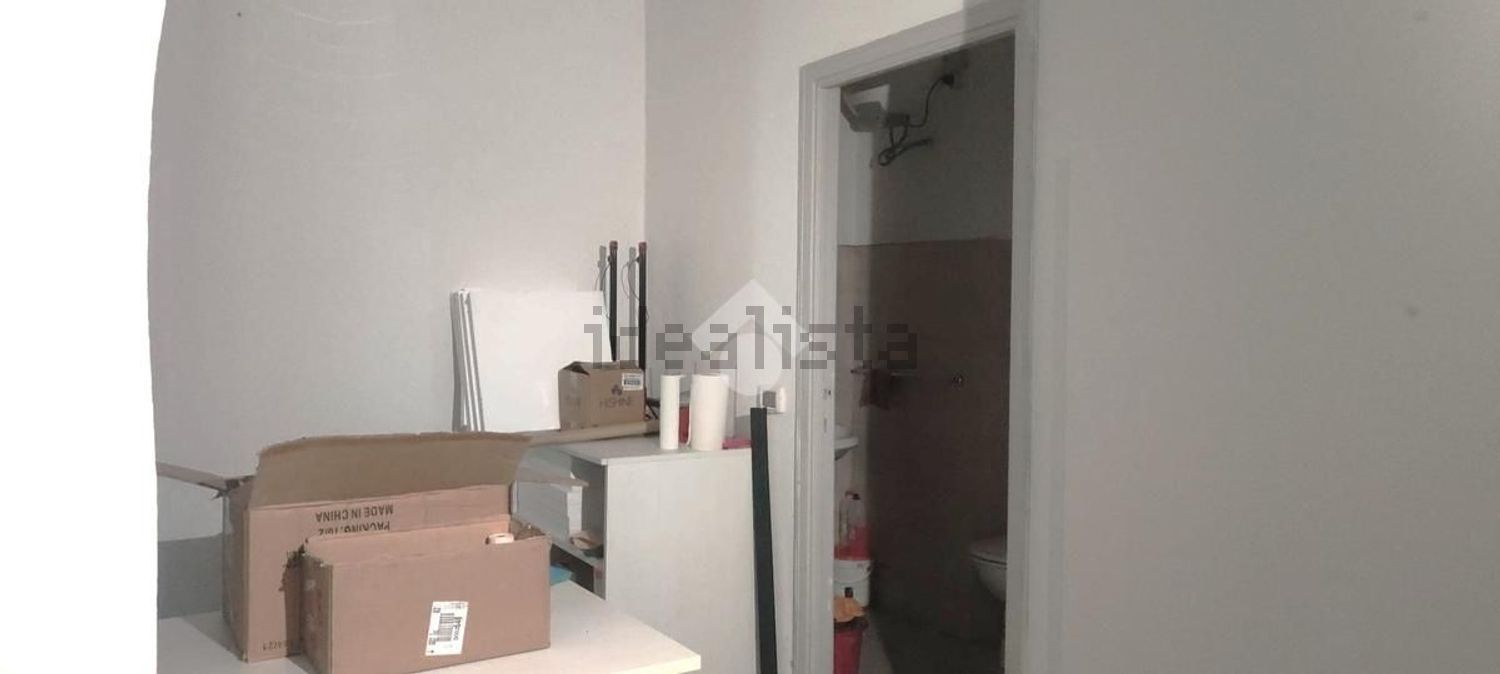 locale commerciale in vendita a Genova in zona Marassi