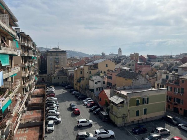 appartamento in vendita a Genova in zona Sestri Ponente