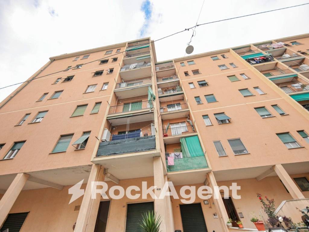 appartamento in vendita a Genova in zona Sampierdarena
