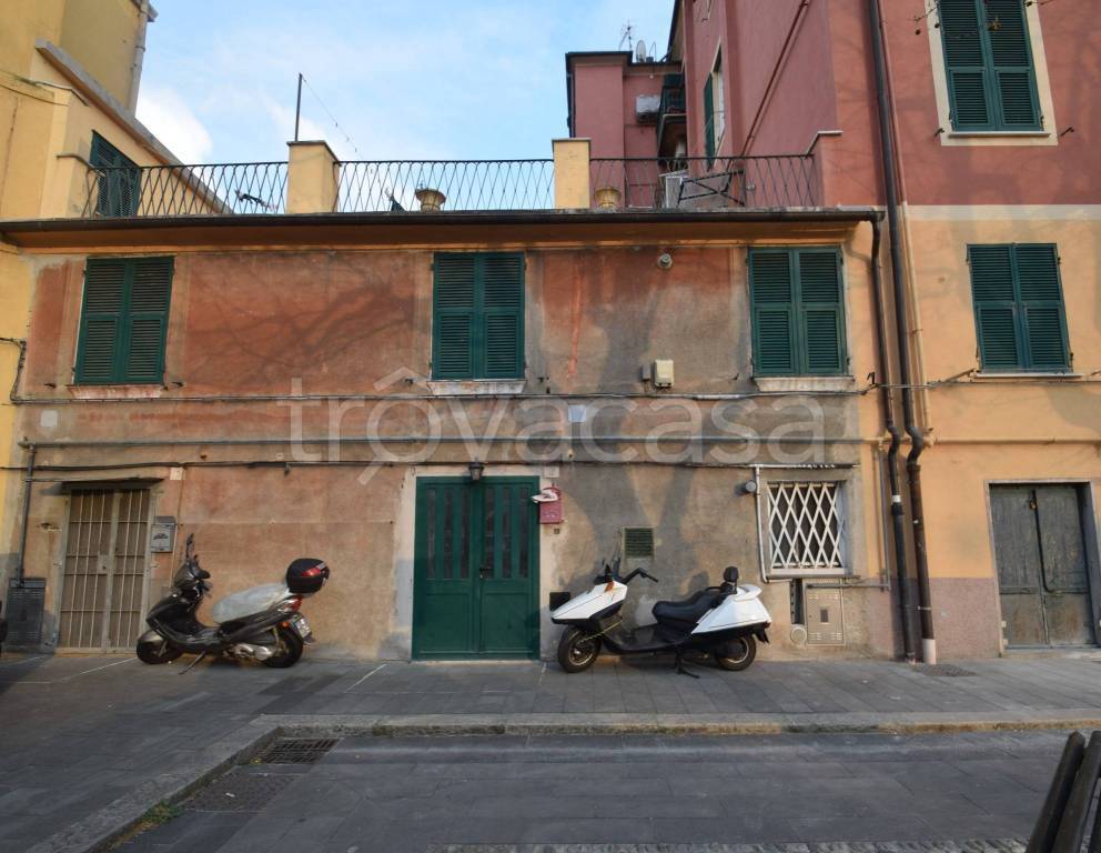 appartamento in vendita a Genova in zona Palmaro / Pra'