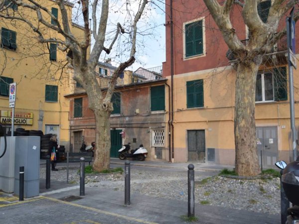 appartamento in vendita a Genova in zona Palmaro / Pra'