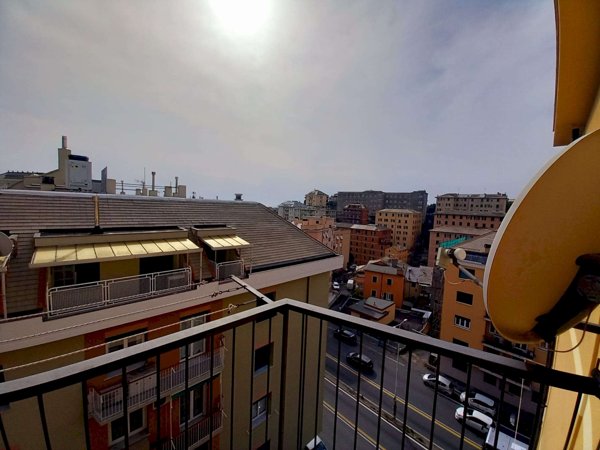 appartamento in vendita a Genova in zona Sturla