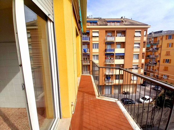 appartamento in vendita a Genova in zona Sturla