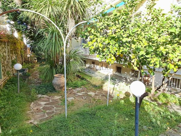 appartamento in vendita a Genova in zona Albaro