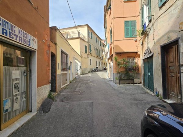 negozio in vendita a Genova in zona San Martino