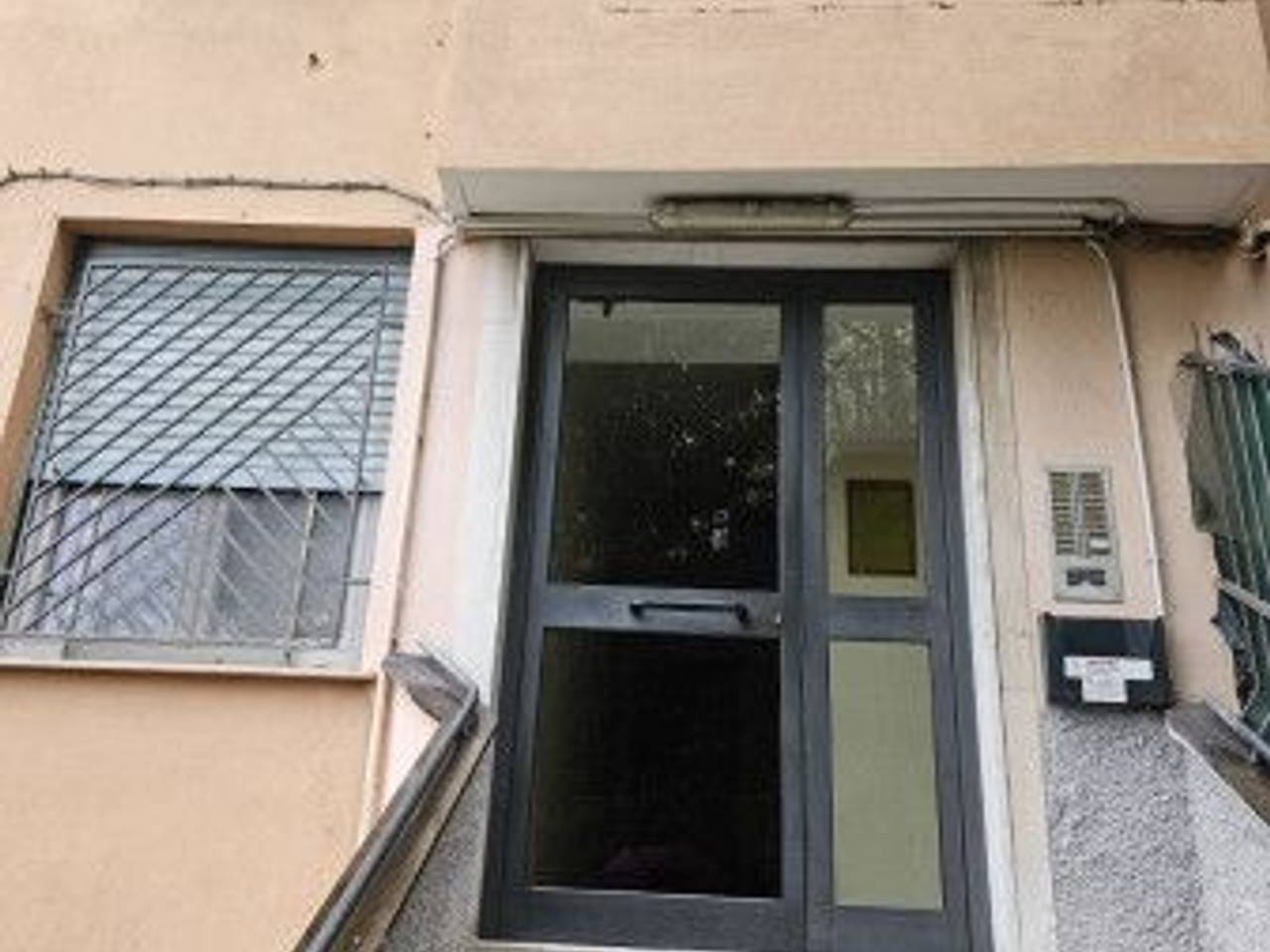 appartamento in vendita a Genova in zona Sestri Ponente