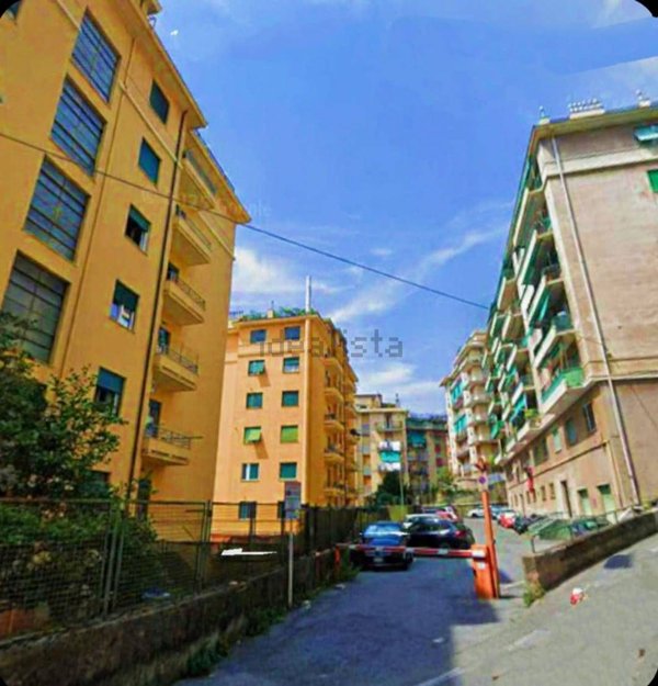 appartamento in vendita a Genova in zona Sestri Ponente