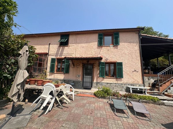 casa indipendente in vendita a Genova in zona Bolzaneto