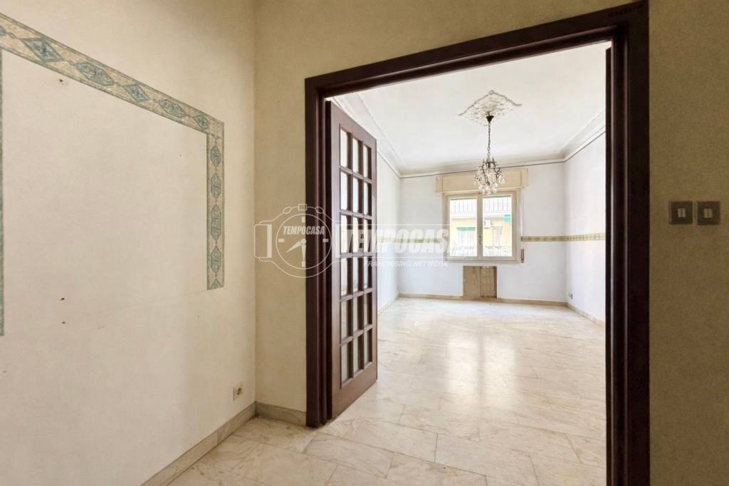 appartamento in vendita a Genova in zona Sestri Ponente