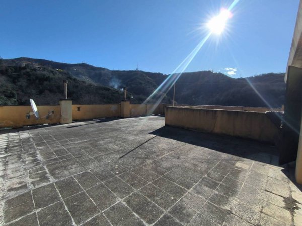 appartamento in vendita a Genova in zona Rivarolo