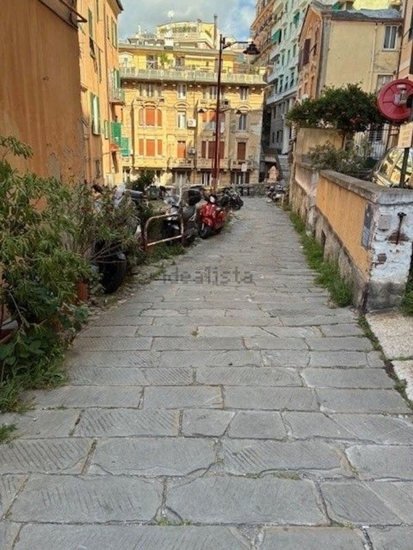 appartamento in vendita a Genova in zona Lagaccio / Granarolo