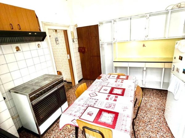 appartamento in vendita a Genova in zona Sestri Ponente