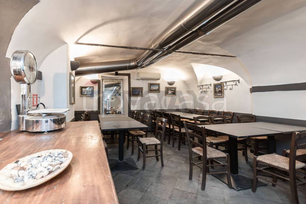 negozio in vendita a Genova in zona Sottoripa / Maddalena / Molo