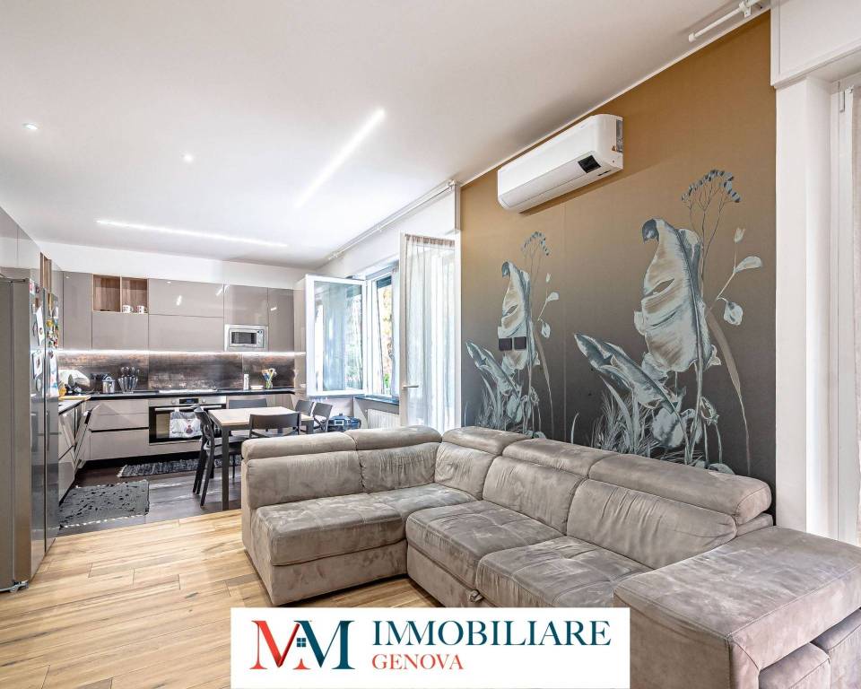 appartamento in vendita a Genova in zona Sturla
