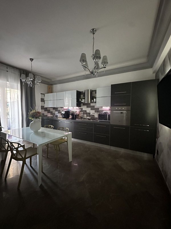 appartamento in vendita a Genova in zona Rivarolo