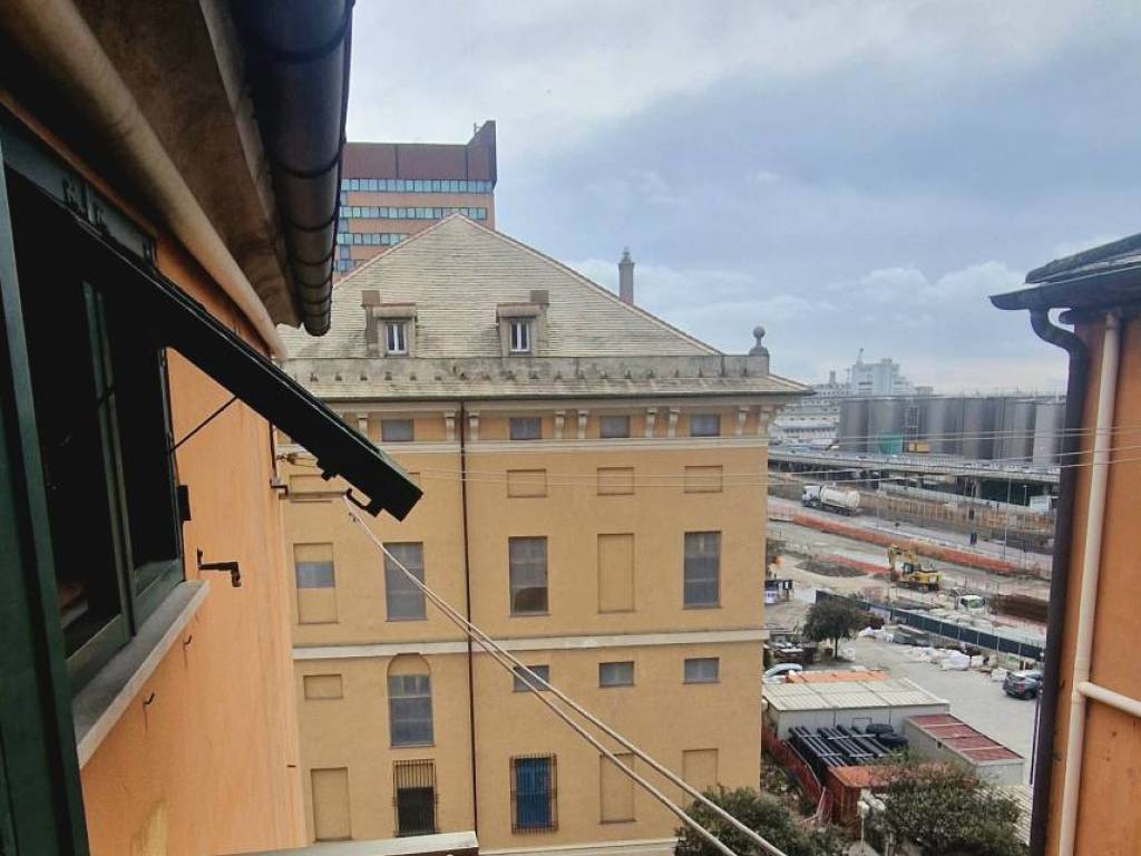 appartamento in vendita a Genova in zona Sampierdarena