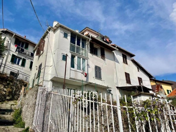 casa indipendente in vendita a Genova in zona Struppa