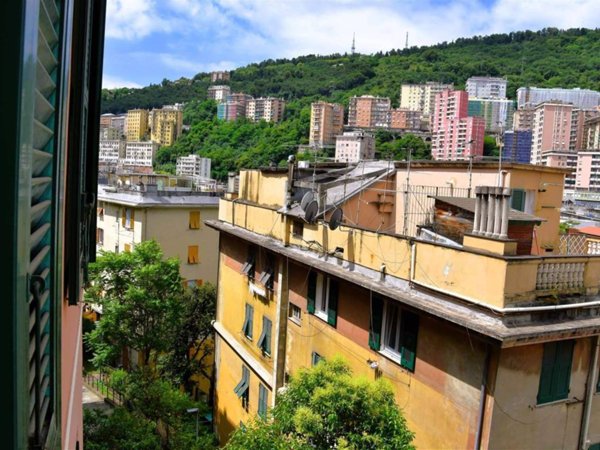 appartamento in vendita a Genova in zona Marassi