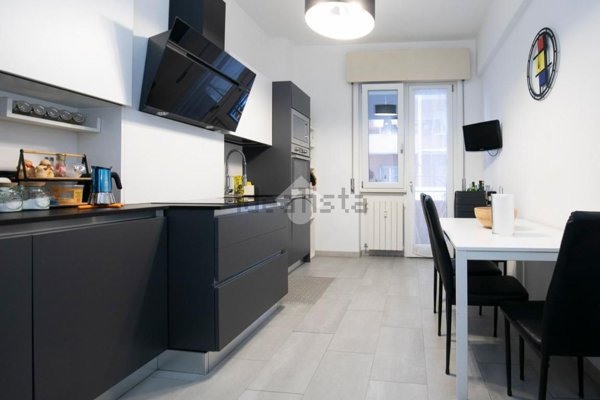 appartamento in vendita a Genova in zona Staglieno