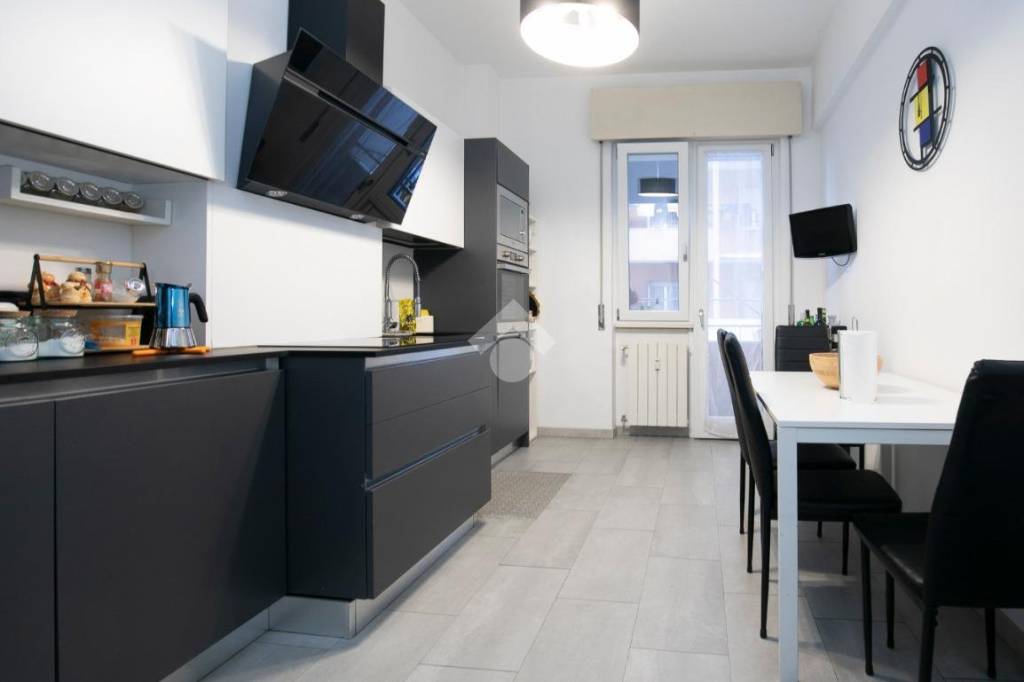 appartamento in vendita a Genova in zona Staglieno