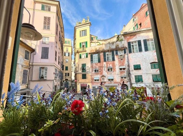 appartamento in vendita a Genova in zona Sottoripa / Maddalena / Molo