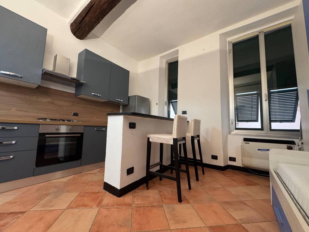 appartamento in vendita a Genova in zona Sottoripa / Maddalena / Molo