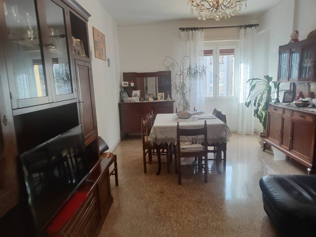 appartamento in vendita a Genova in zona Molassana