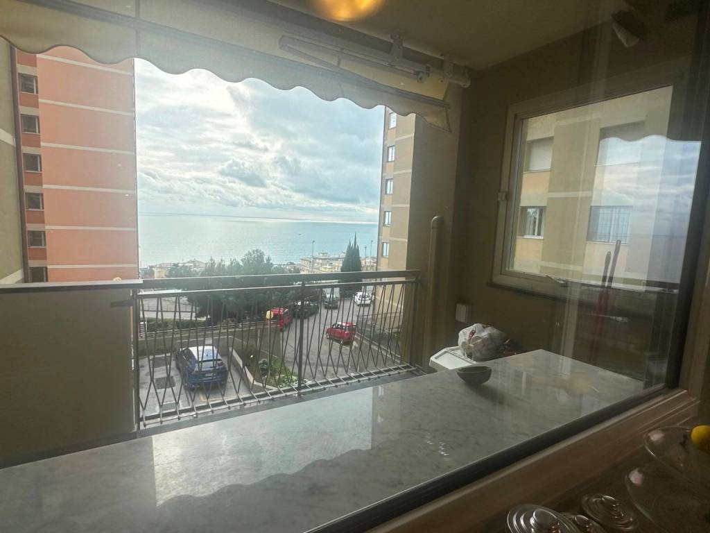 appartamento in vendita a Genova in zona Voltri