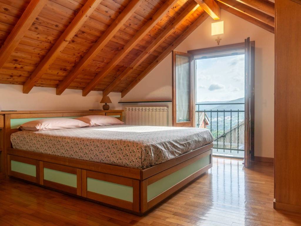 casa indipendente in vendita a Genova in zona Molassana