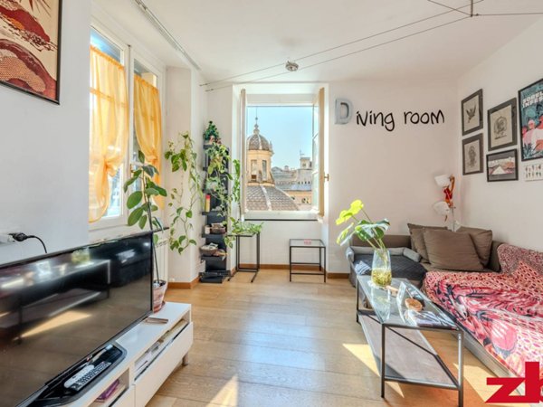 appartamento in vendita a Genova in zona Sottoripa / Maddalena / Molo