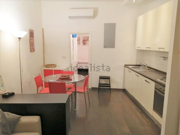 appartamento in vendita a Genova in zona Sottoripa / Maddalena / Molo