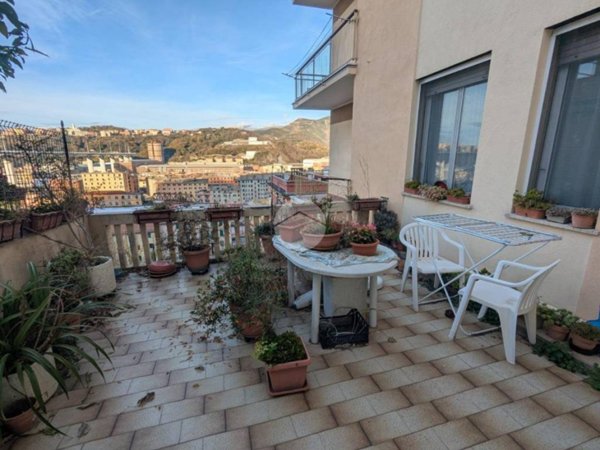 appartamento in vendita a Genova in zona Certosa