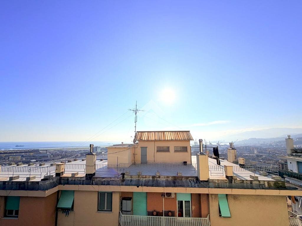 appartamento in vendita a Genova in zona Sestri Ponente