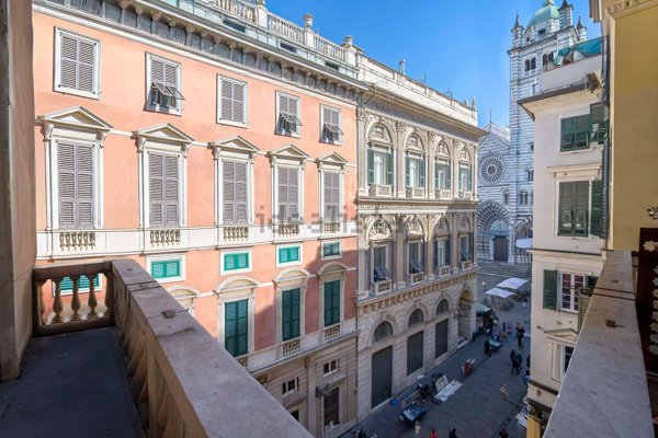 appartamento in vendita a Genova in zona Sottoripa / Maddalena / Molo