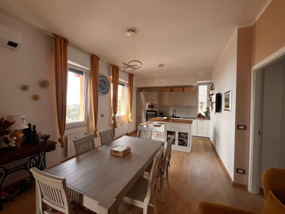 appartamento in vendita a Genova in zona Oregina