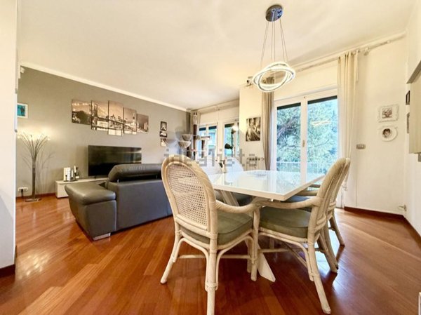 appartamento in vendita a Genova in zona Quarto dei Mille