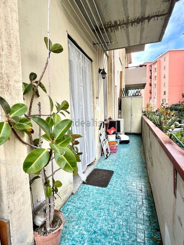 appartamento in vendita a Genova in zona Sestri Ponente