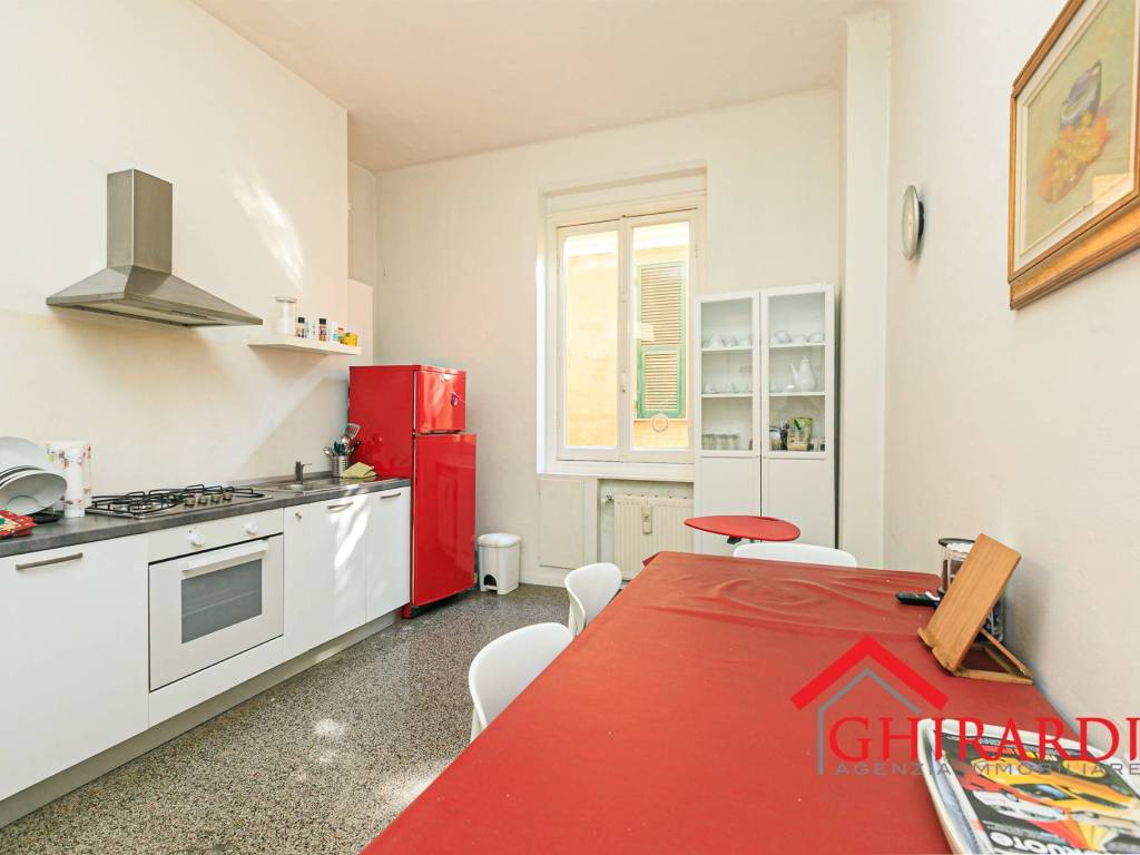 appartamento in vendita a Genova in zona Sestri Ponente