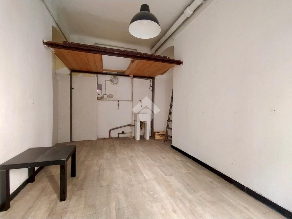 locale di sgombero in vendita a Genova