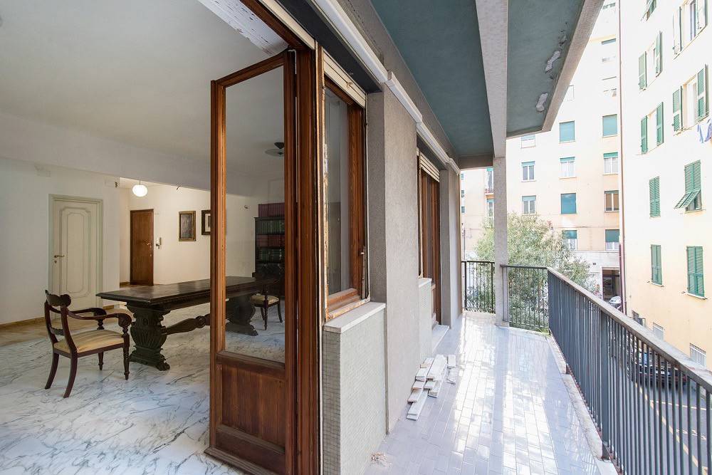 appartamento in vendita a Genova in zona Carignano