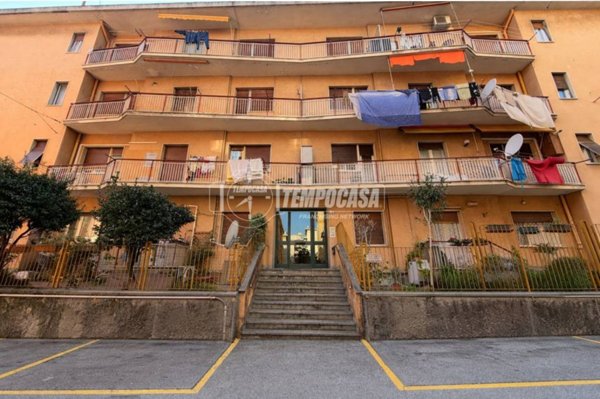 appartamento in vendita a Genova in zona Sestri Ponente