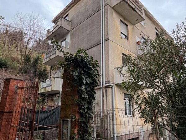 appartamento in vendita a Genova in zona Rivarolo