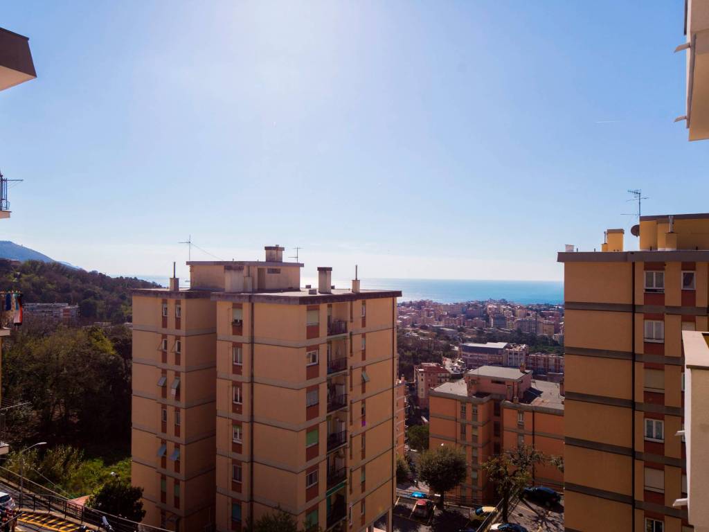 appartamento in vendita a Genova in zona Quezzi