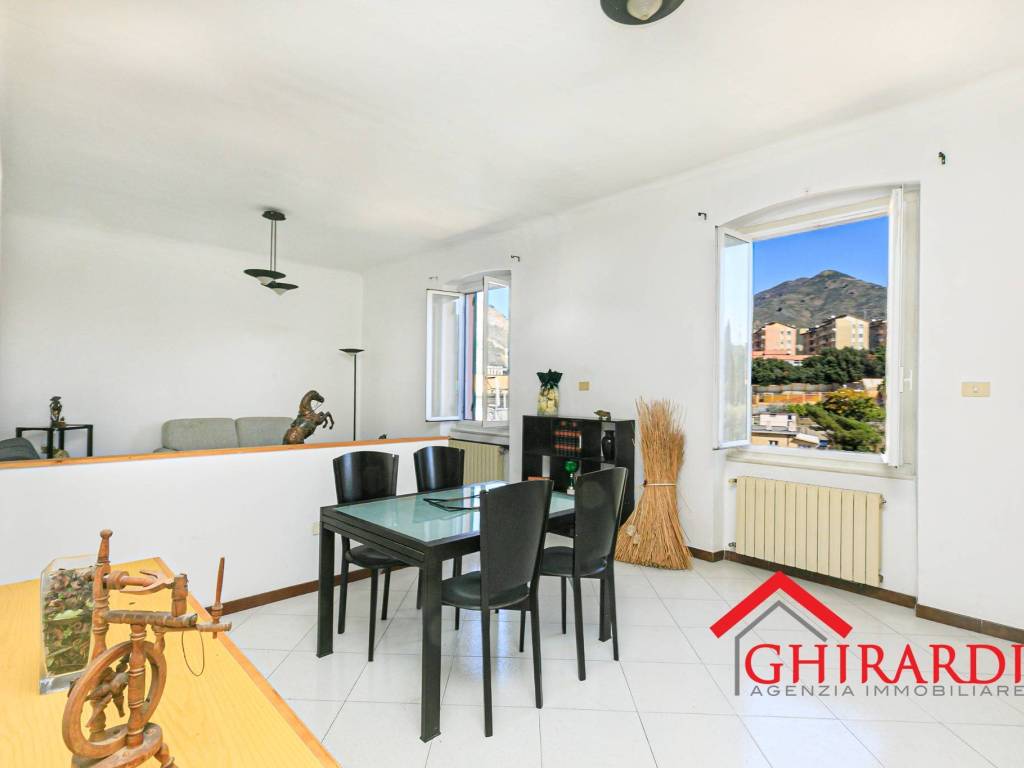 appartamento in vendita a Genova in zona Borzoli