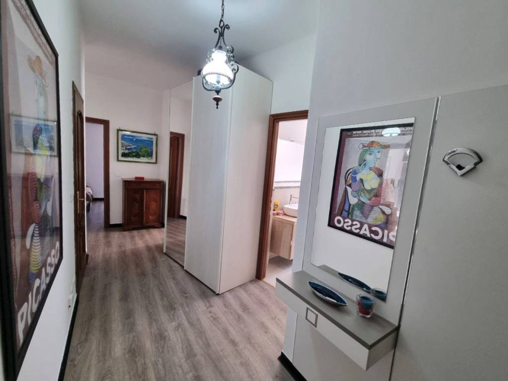 appartamento in vendita a Genova in zona Molassana