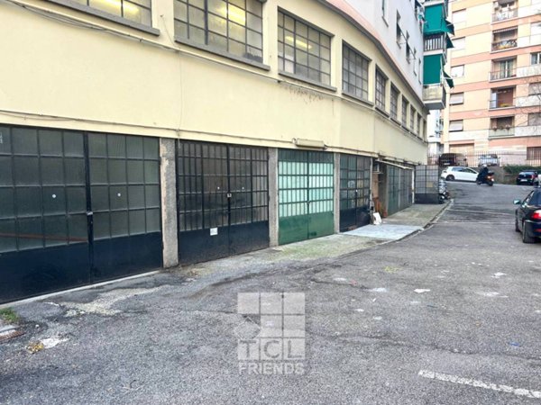 locale di sgombero in vendita a Genova in zona Molassana