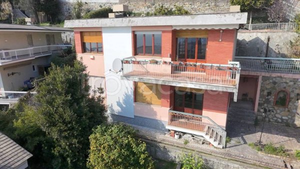 casa indipendente in vendita a Genova in zona Castelletto