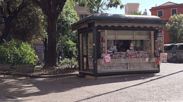 negozio in vendita a Genova in zona Bolzaneto