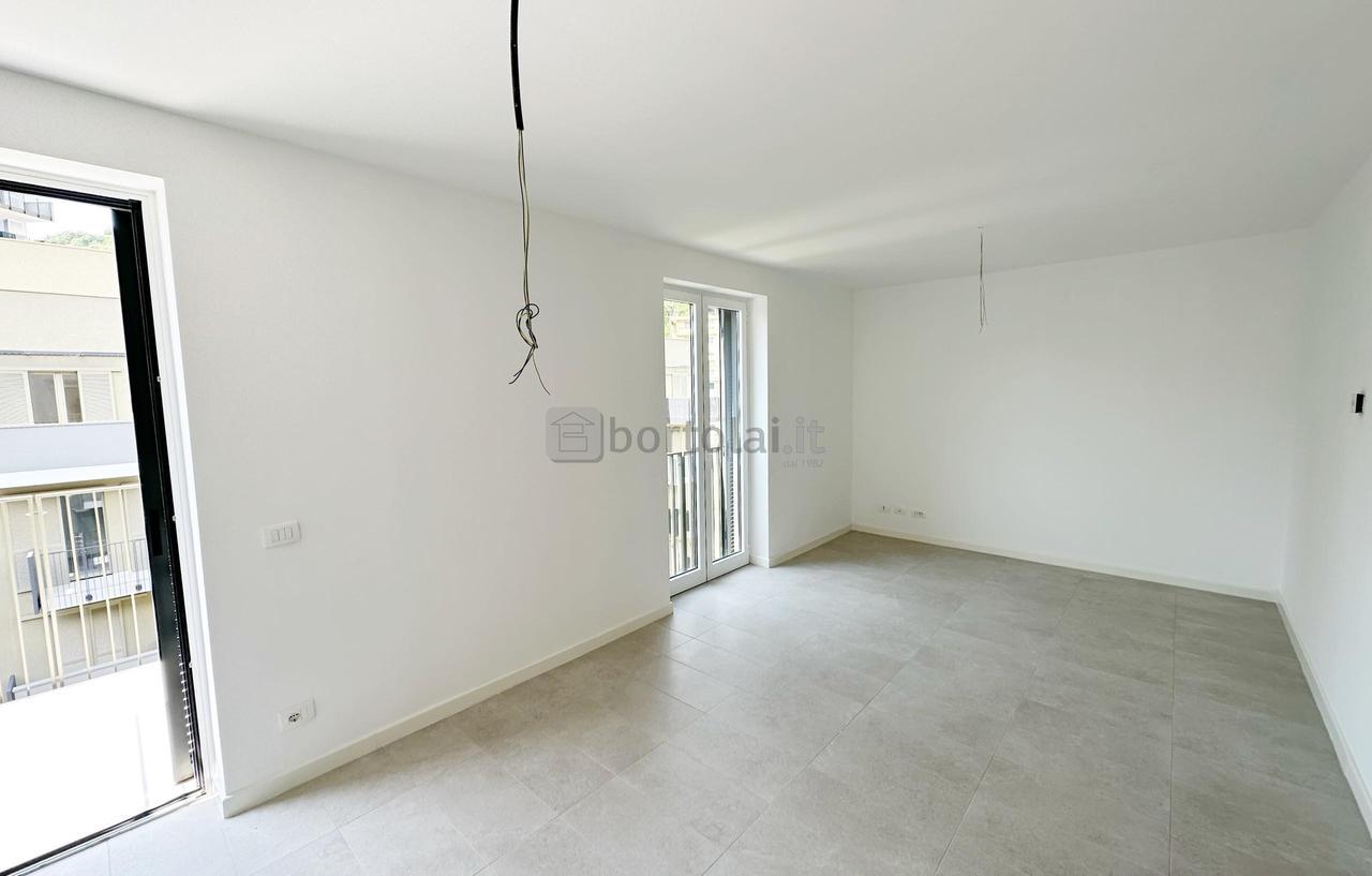 appartamento in vendita a Genova in zona Quarto dei Mille